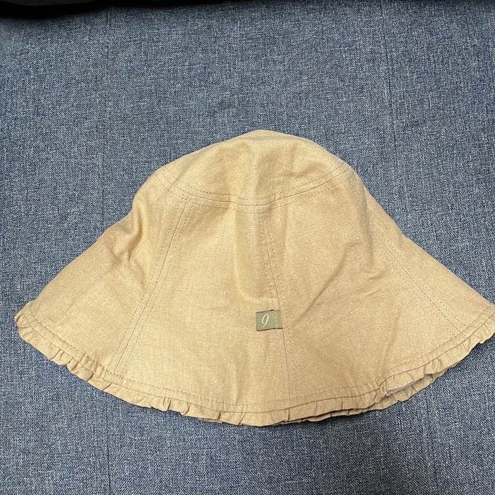 Reversible Linen Ruffle Hem Bucket Hat - Picture 10 of 10